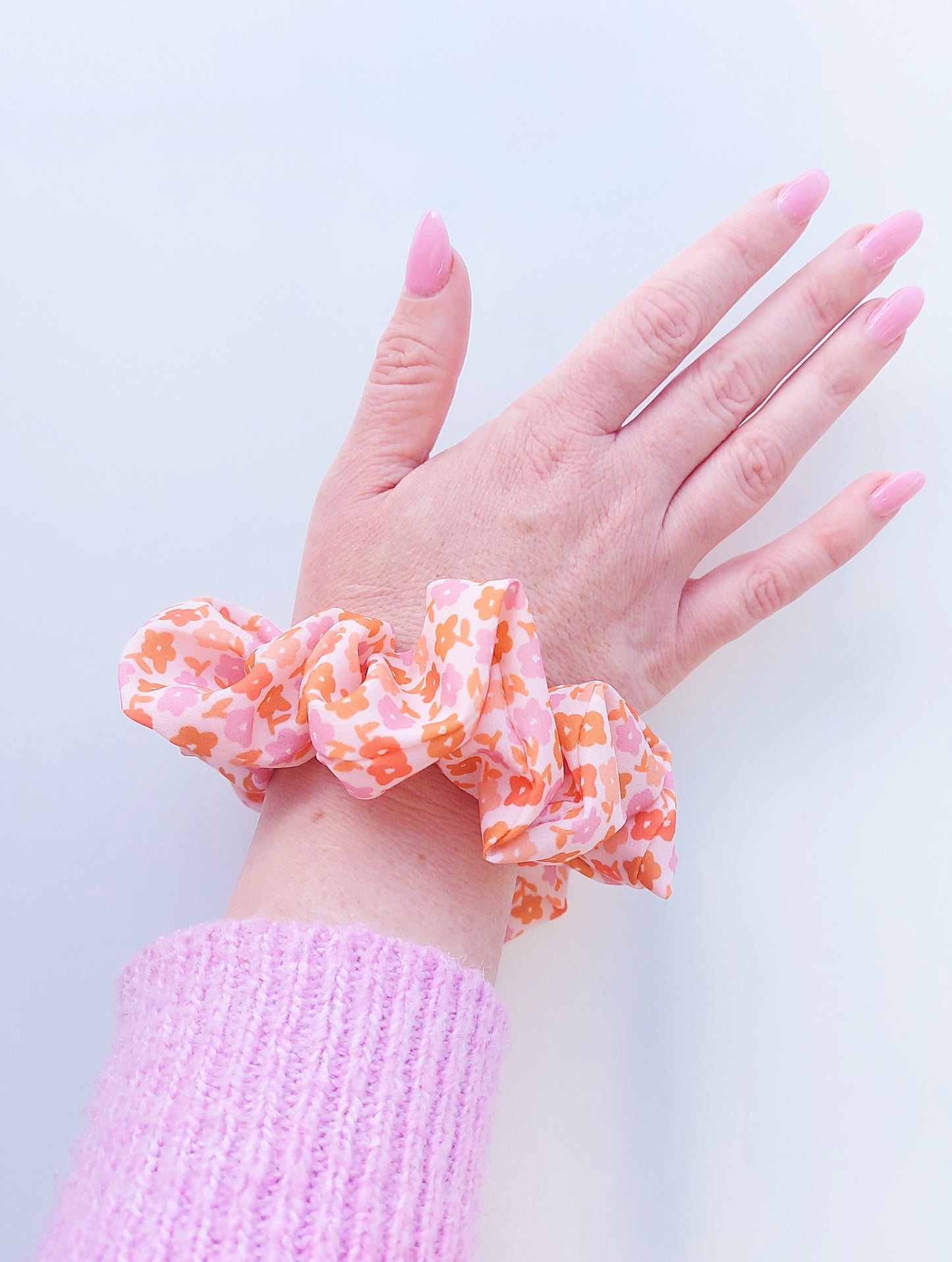 Scrunchie - May floral- Crepe